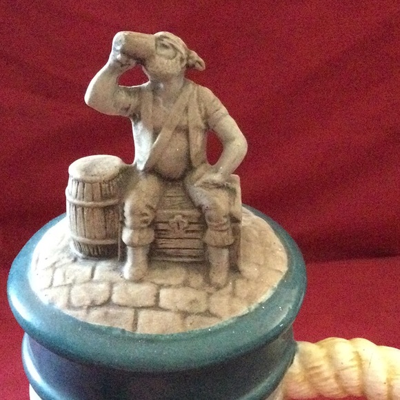 Decorative Colonial Seaman Beer Stein - Picture 7 of 10